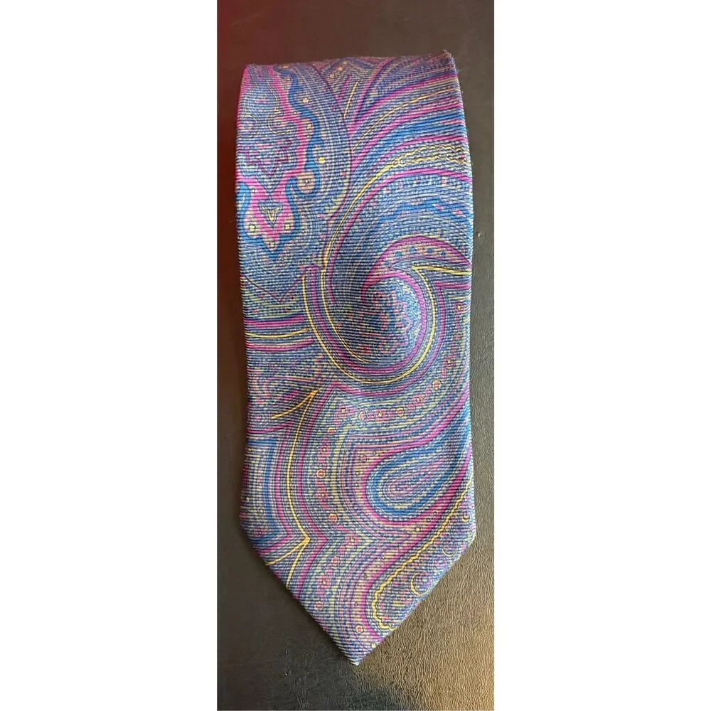 Brooks Brothers tie